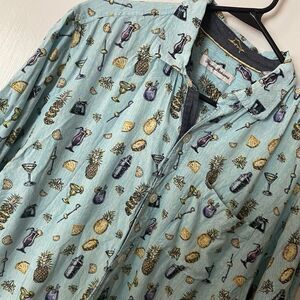 Tommy Bahama All Over Print Pineapple‎ Mixer Viscose Buttondown Shortsleeved Med